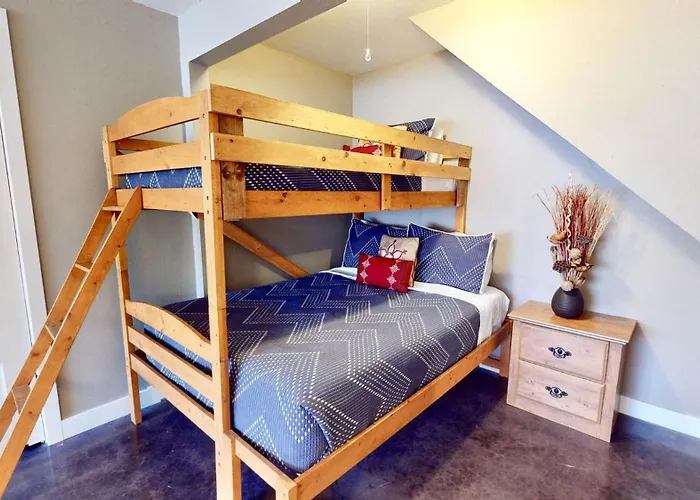 Downtown Cozy Home Base - Purple Sage 5